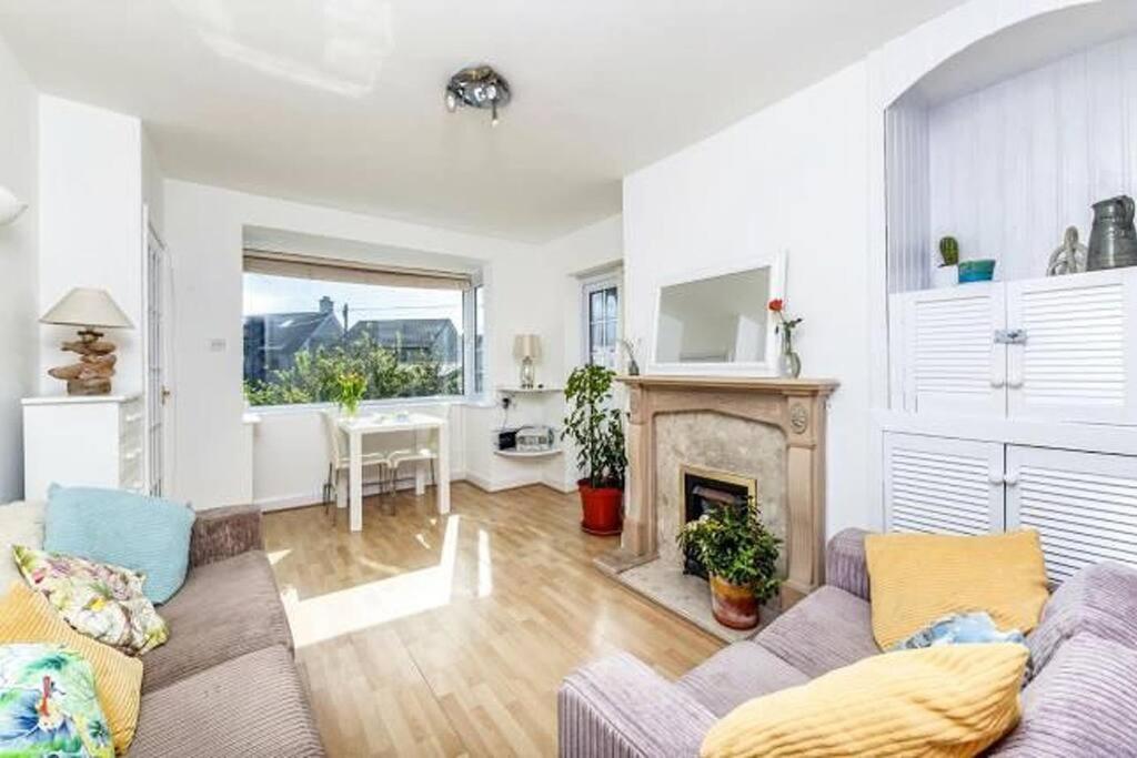 Sunrise! ~ 2 Bedrooms, Garden, Parking, Sea Views St Ives Exterior foto