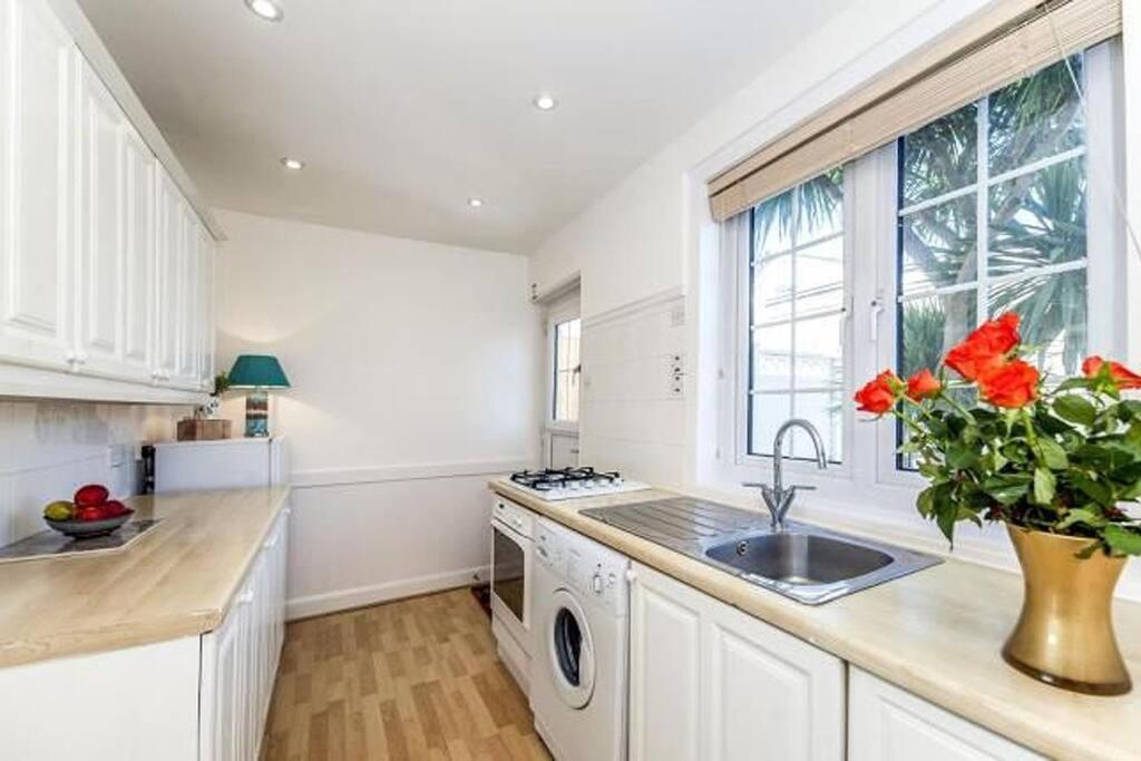 Sunrise! ~ 2 Bedrooms, Garden, Parking, Sea Views St Ives Exterior foto