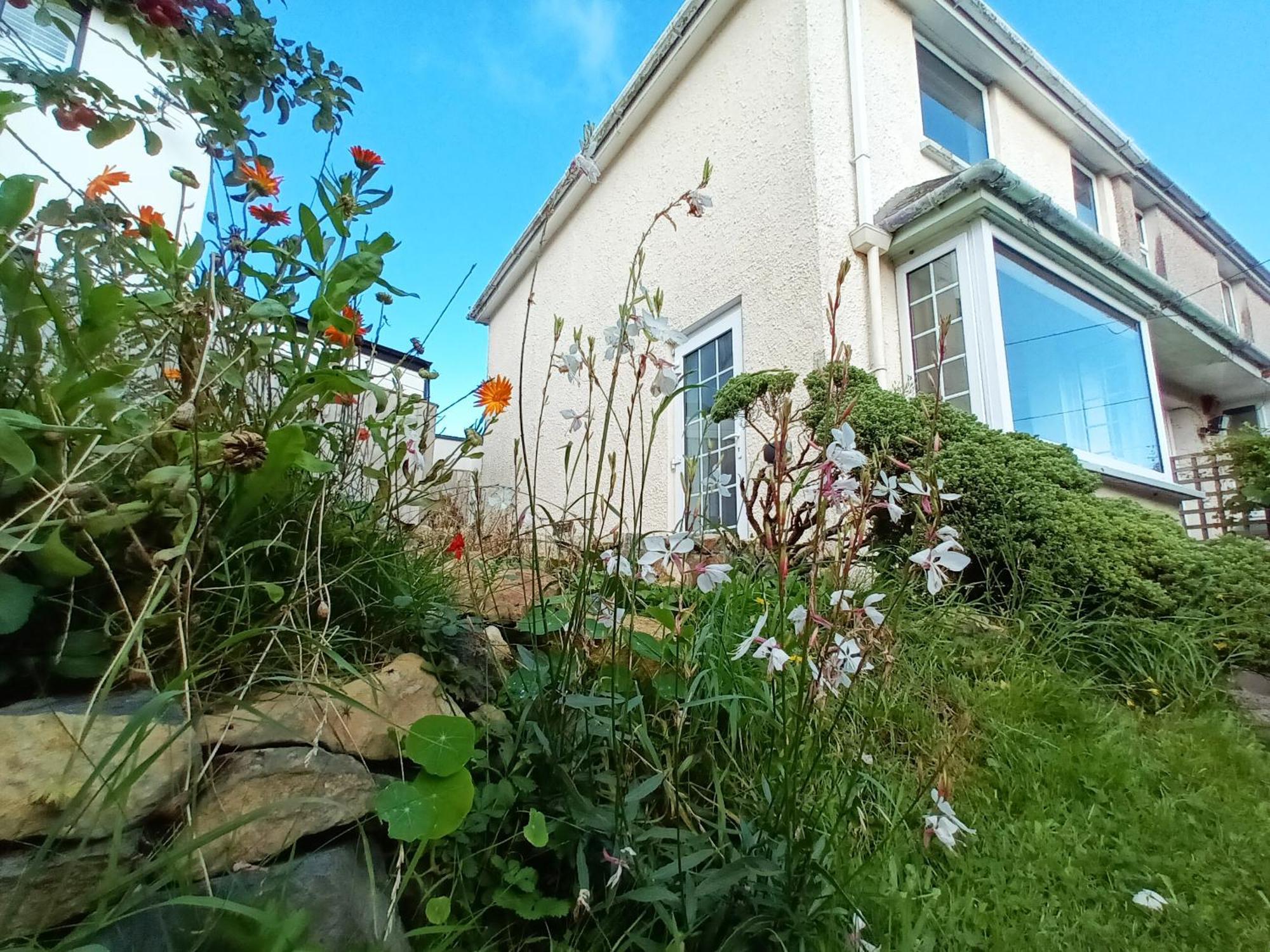 Sunrise! ~ 2 Bedrooms, Garden, Parking, Sea Views St Ives Exterior foto